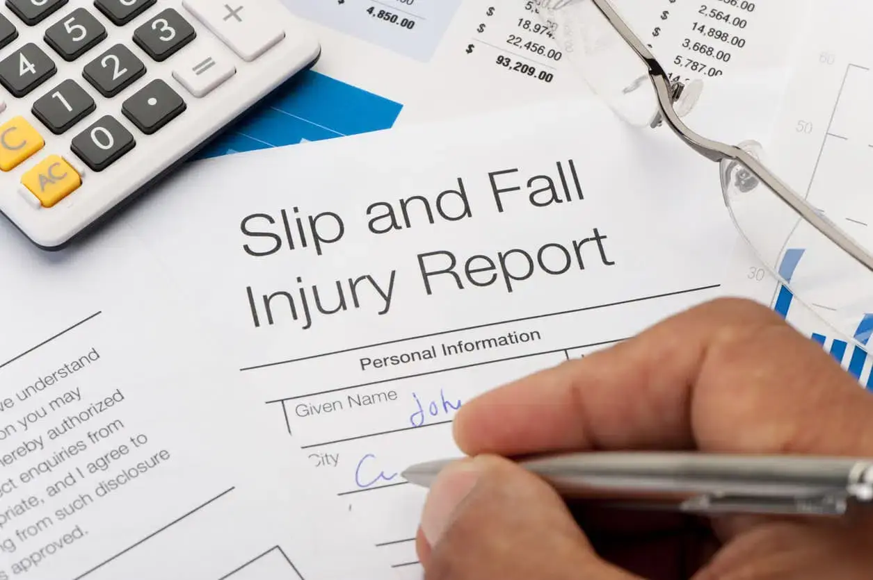 HOW OUR NYC SLIP AND FALL ATTORNEYS CAN HELP HOW OUR NYC SLIP AND FALL ATTORNEYS CAN HELP