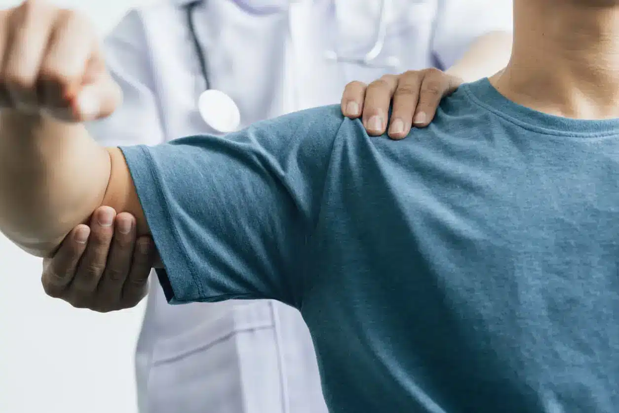 CALCULATING A SCHEDULE LOSS OF USE AWARD FOR A SHOULDER INJURY CALCULATING A SCHEDULE LOSS OF USE AWARD FOR A SHOULDER INJURY