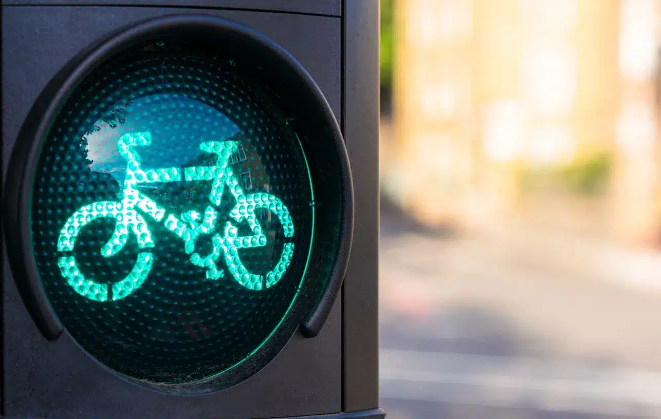 CYCLING SAFETY TIPS CYCLING SAFETY TIPS