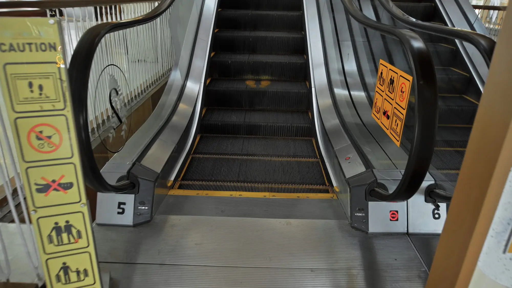 Causes of Escalator Accidents - NYC Personal Injury Attorney Causes of Escalator Accidents - NYC Personal Injury Attorney
