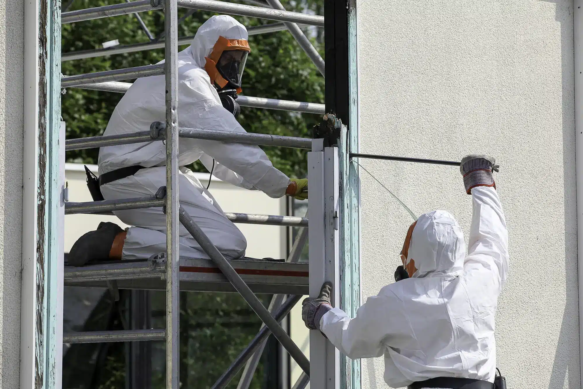 The worker’s asbestos injury lawyer sued the housing authority The worker’s asbestos injury lawyer sued the housing authority