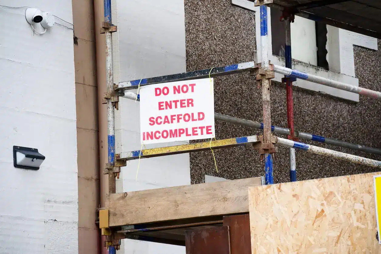 UNDERSTANDING NEW YORK’S SCAFFOLDING LAW UNDERSTANDING NEW YORK’S SCAFFOLDING LAW