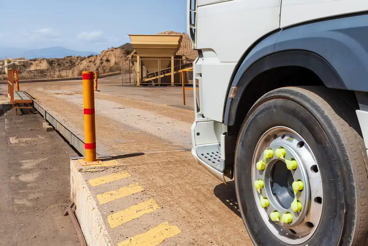 WEIGHT LIMITS AND CARGO SECUREMENT REGULATIONS WEIGHT LIMITS AND CARGO SECUREMENT REGULATIONS