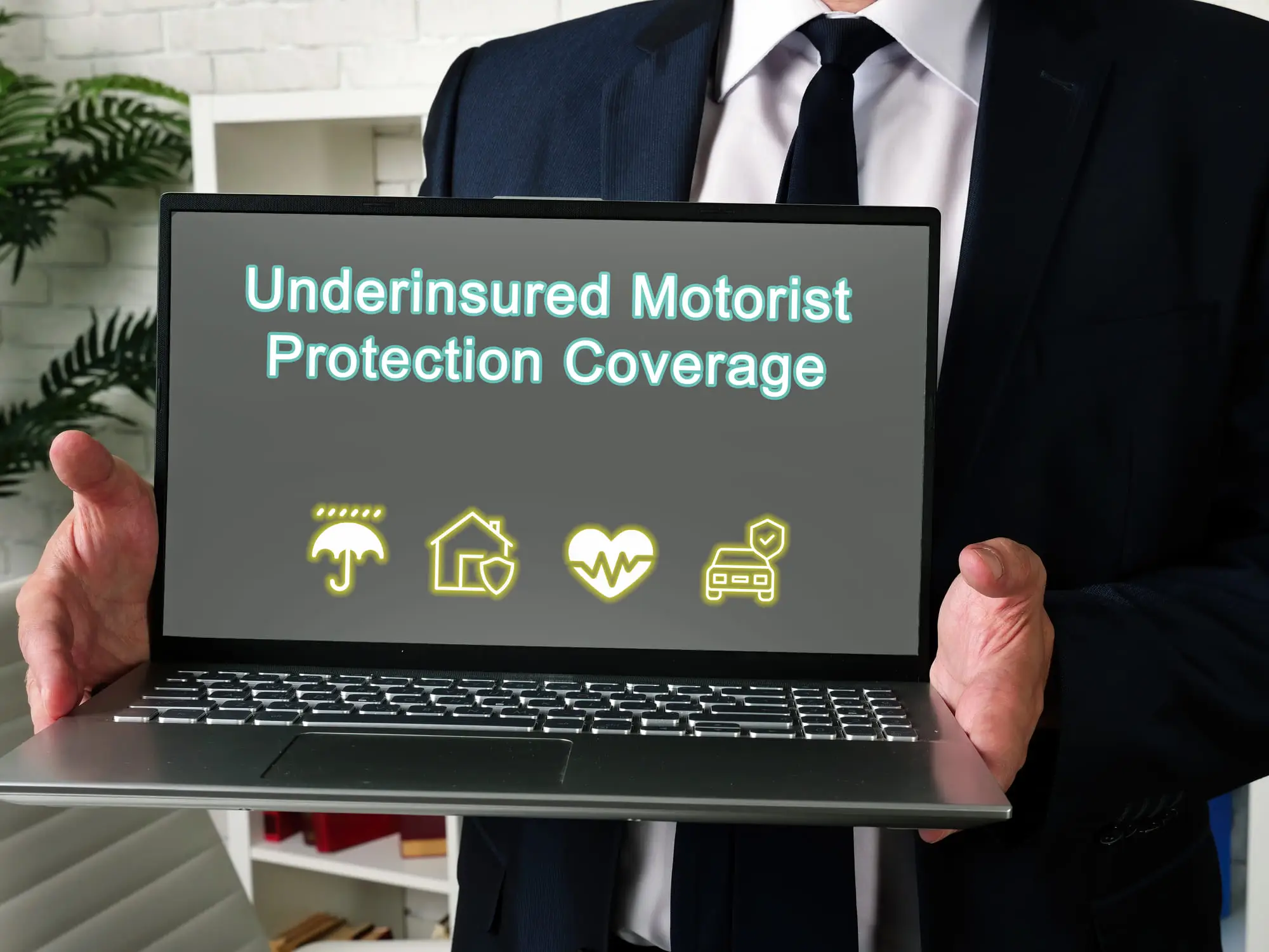 WHAT DOES UNINSUREDUNDERINSURED MOTORIST COVERAGE MEAN FOR ME