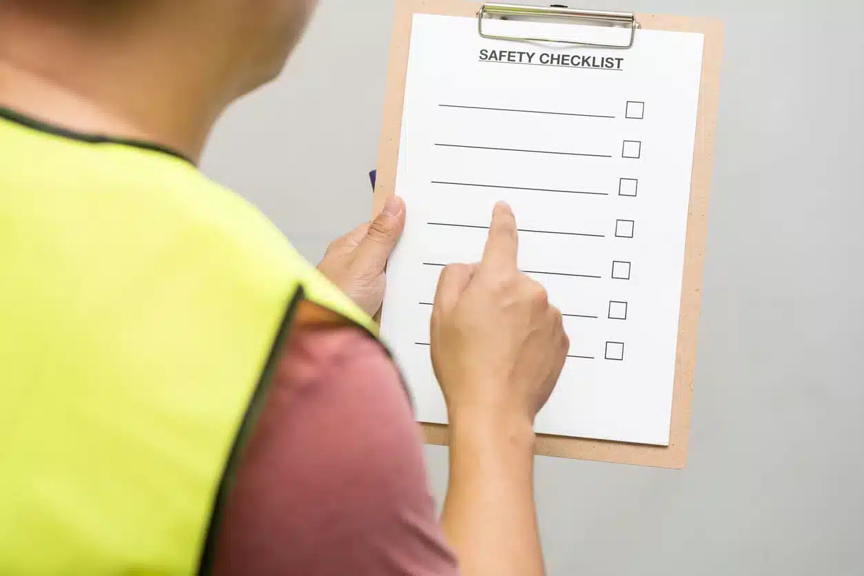 WHO IS LIABLE FOR CONSTRUCTION ACCIDENTS WHO IS LIABLE FOR CONSTRUCTION ACCIDENTS