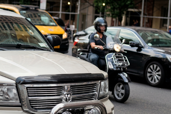 Co jeśli zostanę obwiniony/obwiniona za wypadek motocyklowy w Nowym Jorku